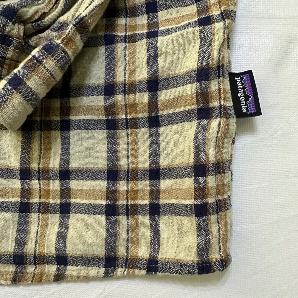 Patagonia Organic Cotton Plaid‎ Long Sleeve Button Down Shirt Mens L Lightweight